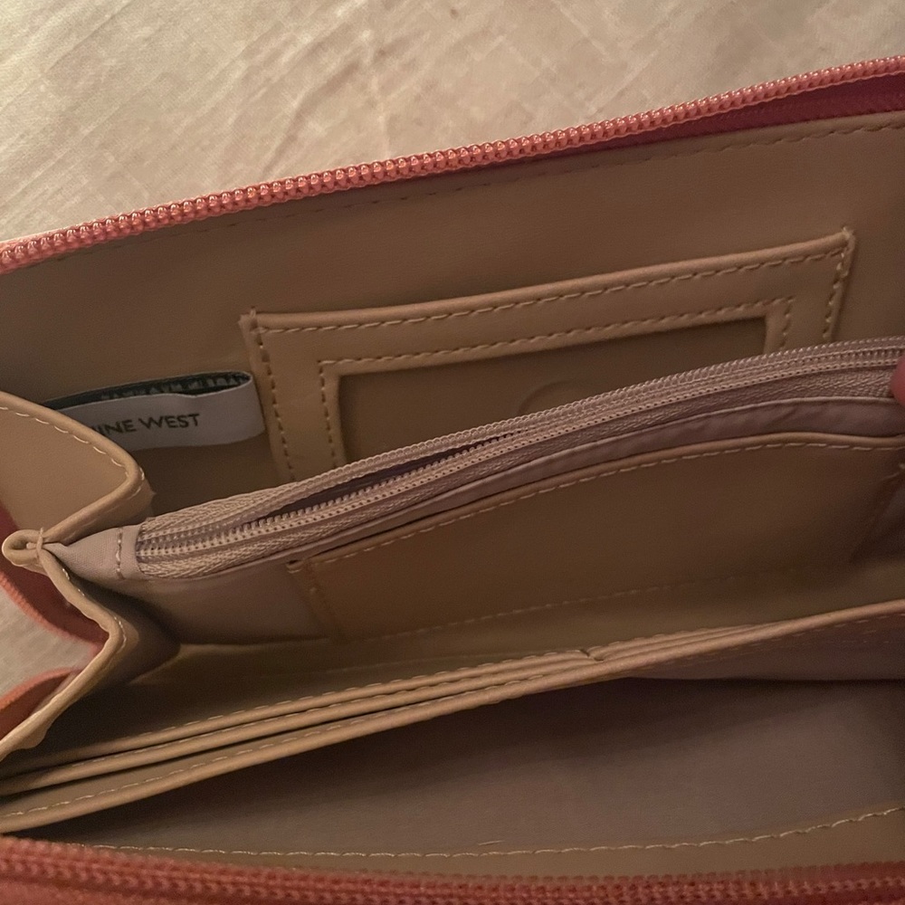 Wallet - Picture 4 of 5